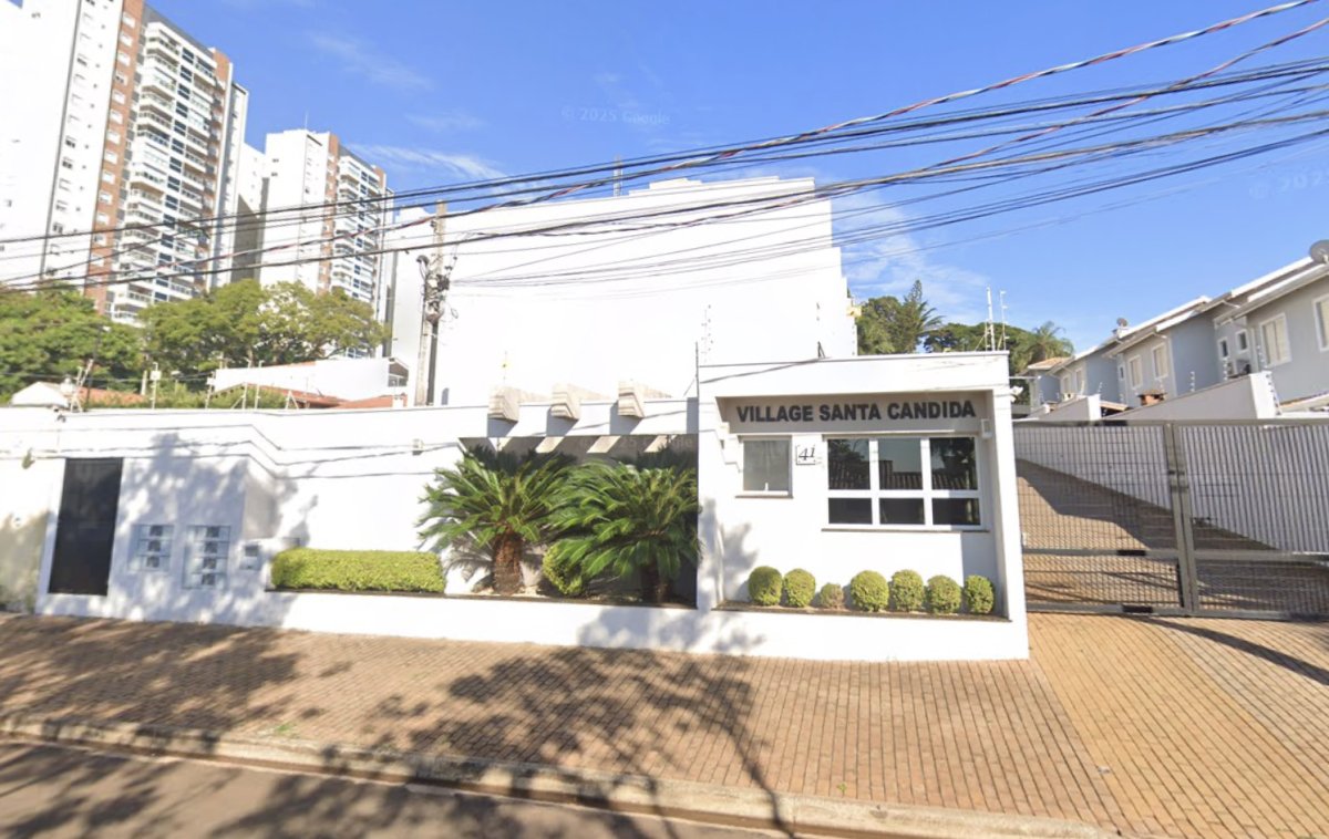 Casa no Condomínio Village Santa Cândida